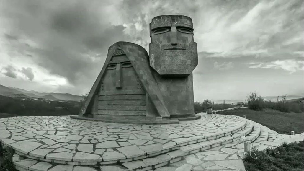 Памятник "Мы — наши горы" в Арцахе