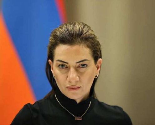 Анна Акопян