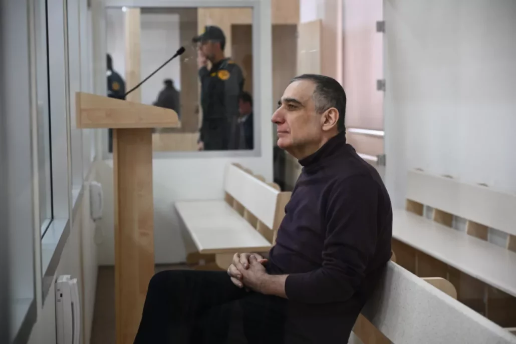 Рубен Варданян на скамье подсудимых в бакинском суде