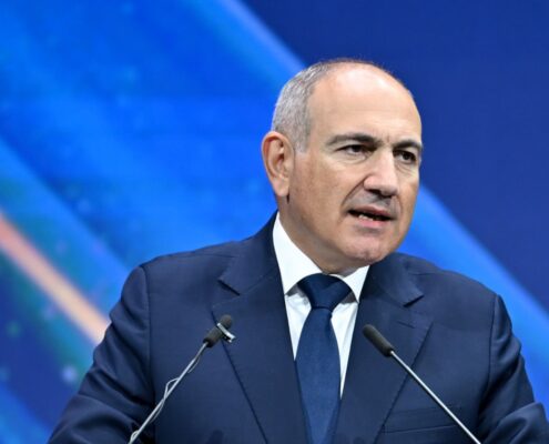 Никол Пашинян на съезде партии "Гражданский договор"