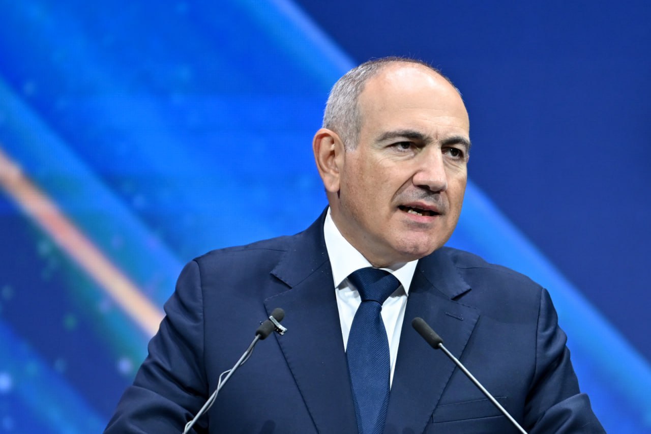 Никол Пашинян на съезде партии "Гражданский договор" Никол Пашинян на съезде партии "Гражданский договор"