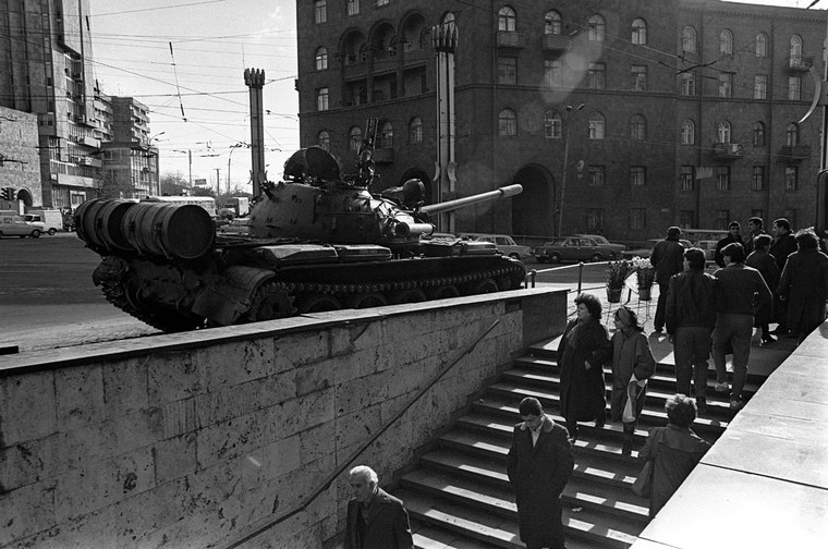 Бронетехника на улицах Еревана - конец 80-х годов 20-го столетия